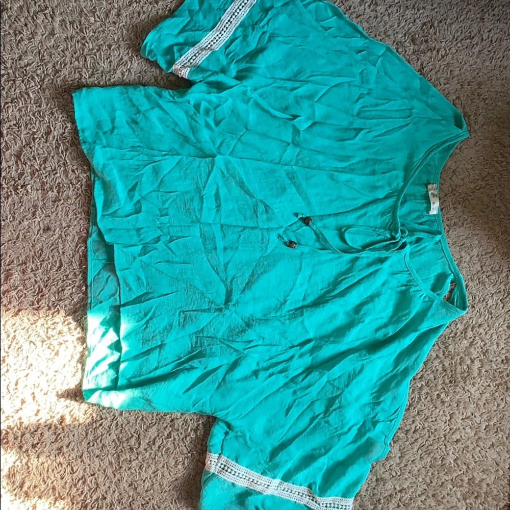 Women’s Open Shoulder Shirt